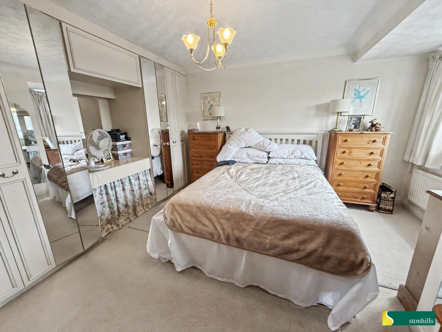 Frosty Hollow, East Hunsbury, Northampton Image 10
