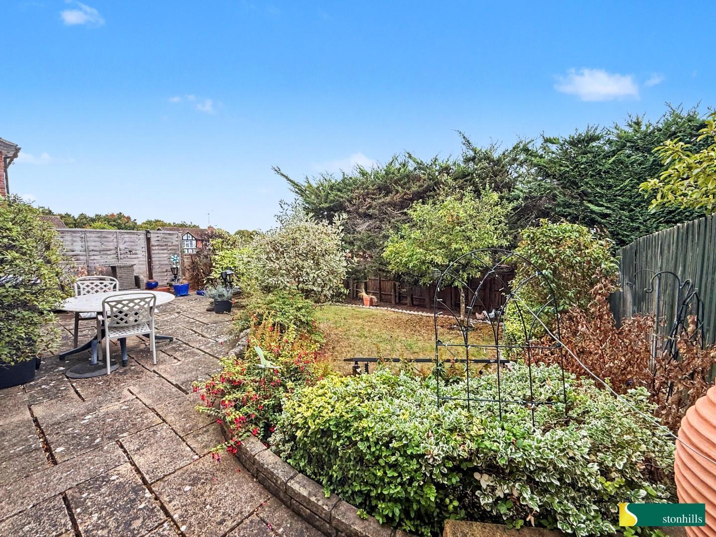 Frosty Hollow, East Hunsbury, Northampton Image 17