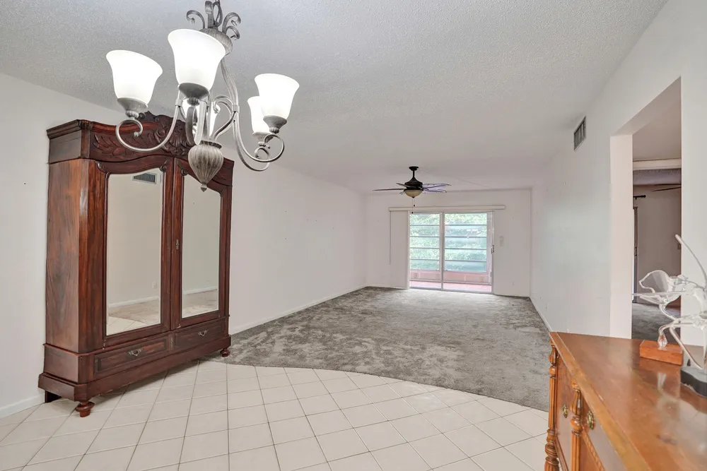 2003 Granada Dr, Coconut Creek, FL 33066