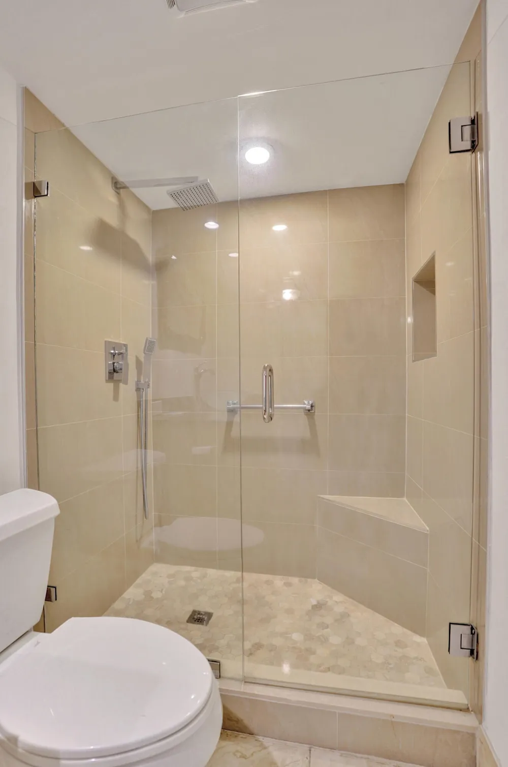 2003 Granada Dr, Coconut Creek, FL 33066