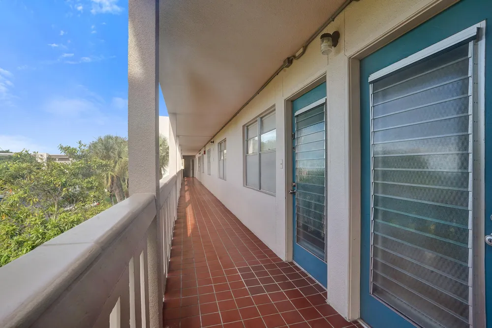 2003 Granada Dr, Coconut Creek, FL 33066