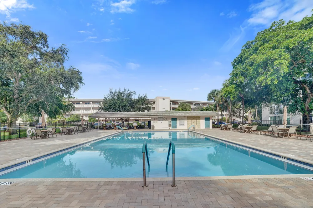 2003 Granada Dr, Coconut Creek, FL 33066