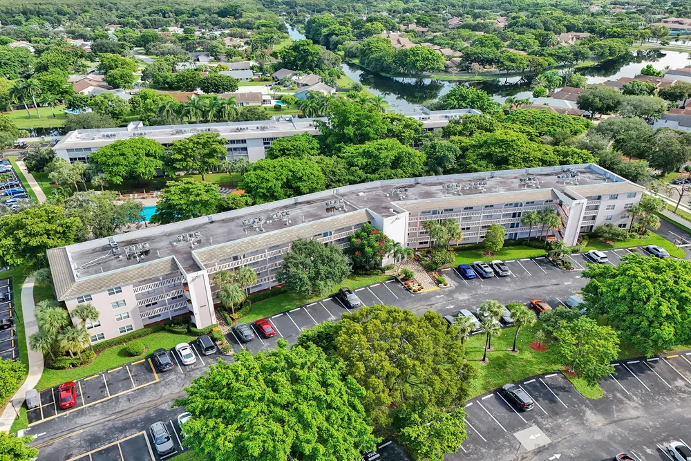 2003 Granada Dr, Coconut Creek, FL 33066
