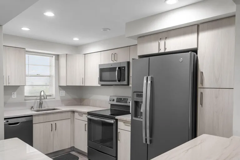 3150 W Rolling Hills Circle, Davie, FL 33328