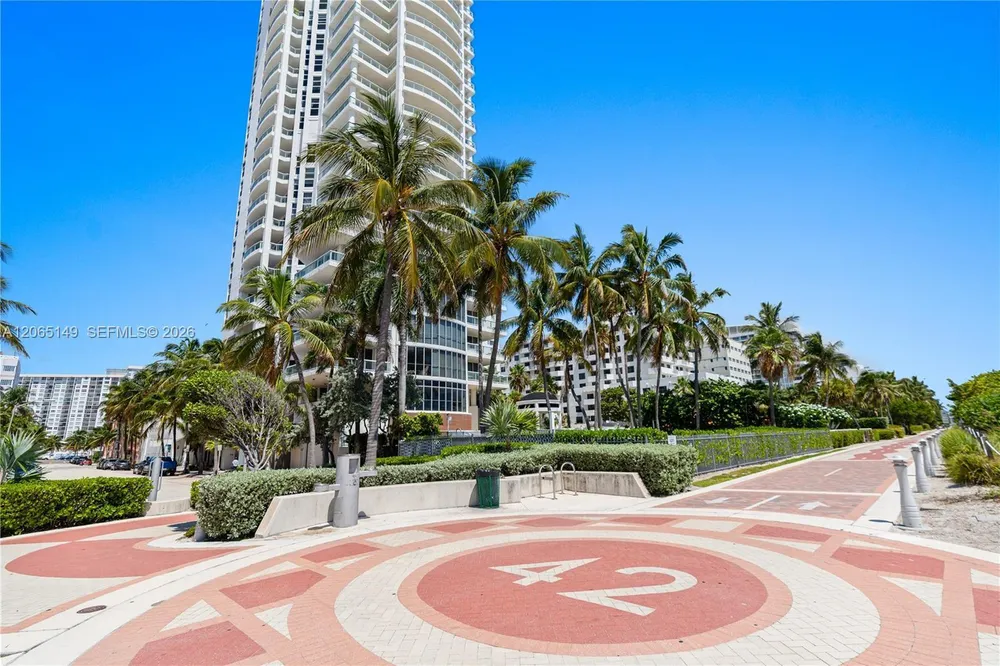 4201 Collins Ave, Miami Beach, FL 33140