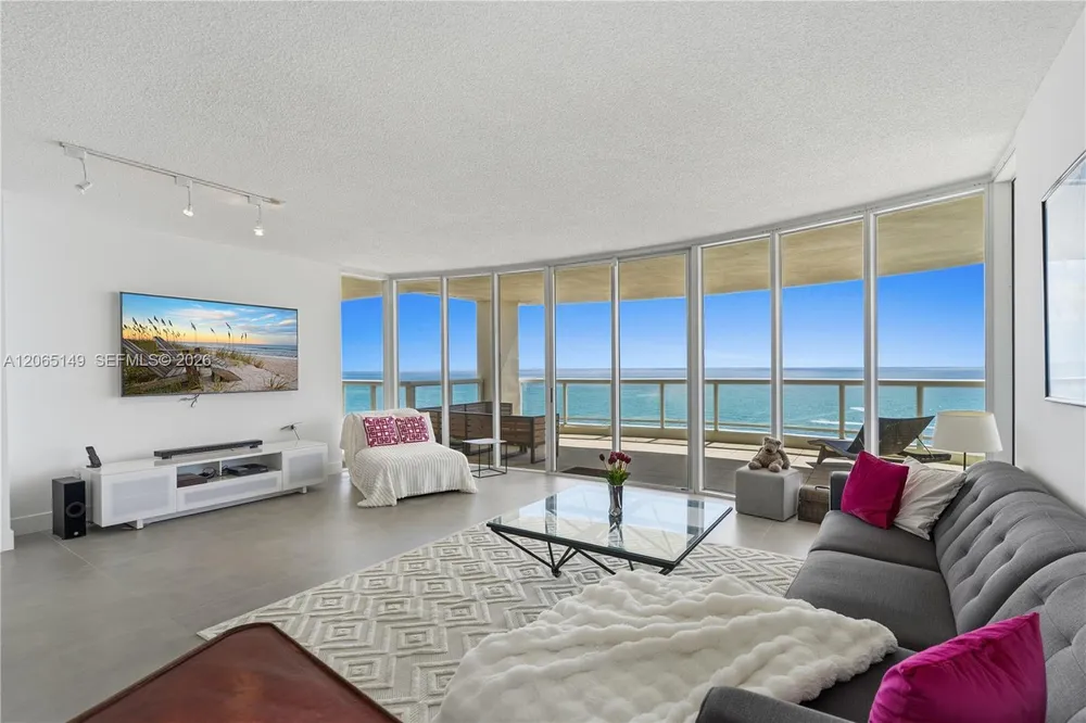 4201 Collins Ave, Miami Beach, FL 33140
