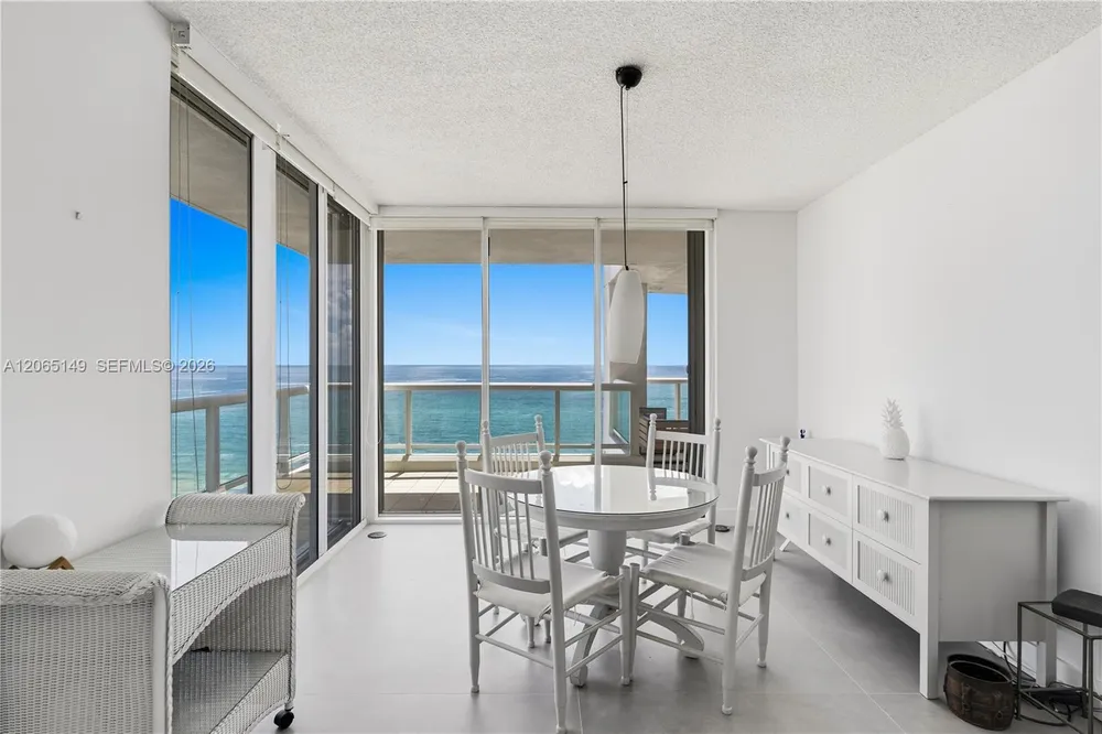 4201 Collins Ave, Miami Beach, FL 33140