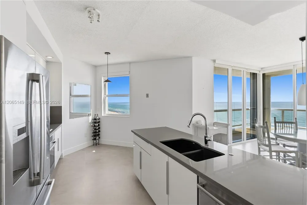 4201 Collins Ave, Miami Beach, FL 33140