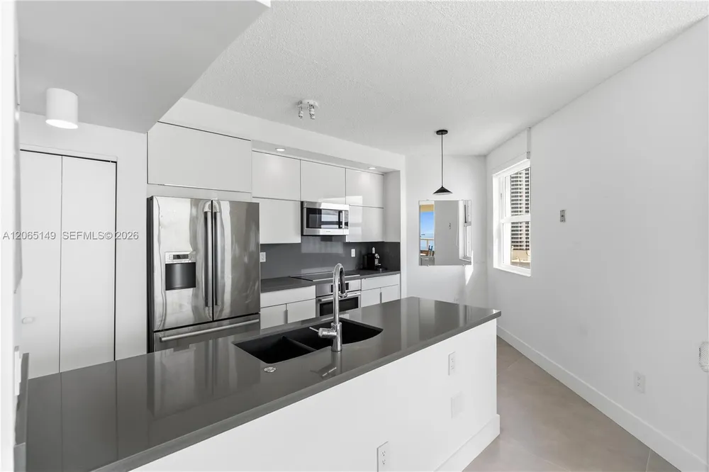 4201 Collins Ave, Miami Beach, FL 33140
