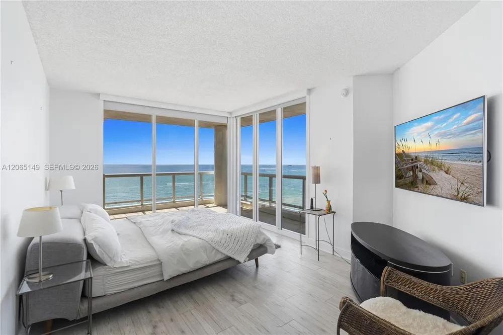 4201 Collins Ave, Miami Beach, FL 33140