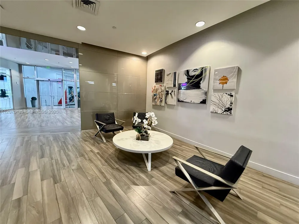 1750 N Bayshore Dr, Miami, FL 33132