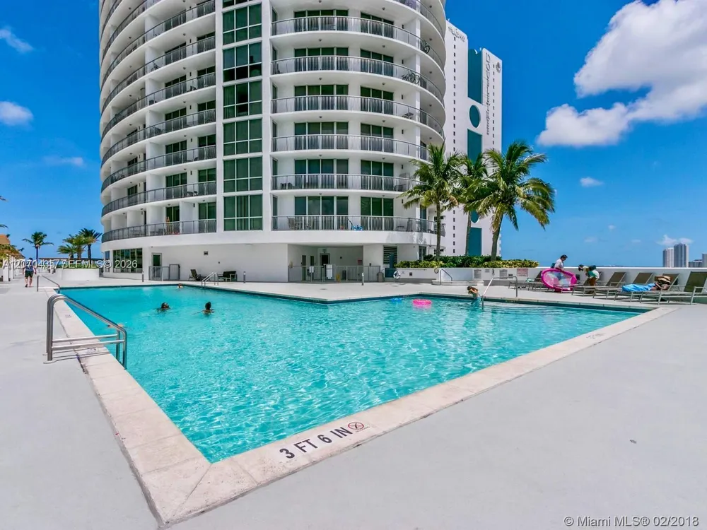 1750 N Bayshore Dr, Miami, FL 33132