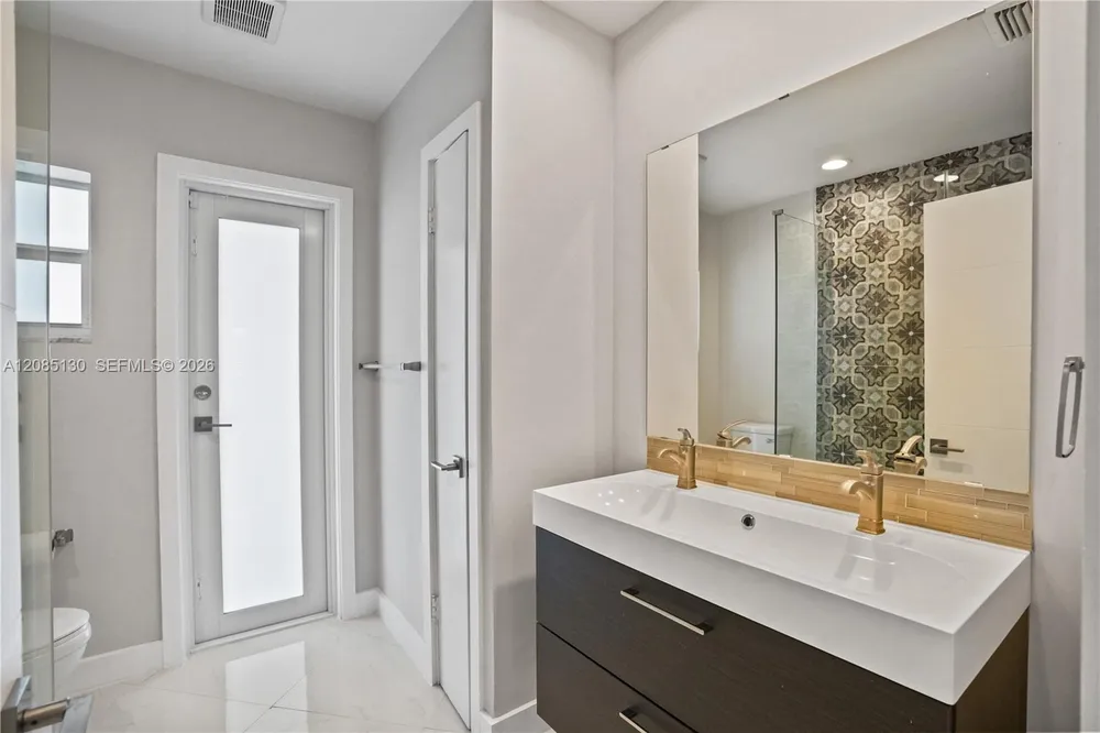 15305 SW 78th Ct, Palmetto Bay, FL 33157