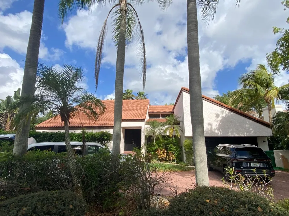 5040 NW 88th Ln, Coral Springs, FL 33067