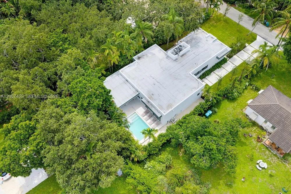 1015 NE 114th St, Biscayne Park, FL 33161