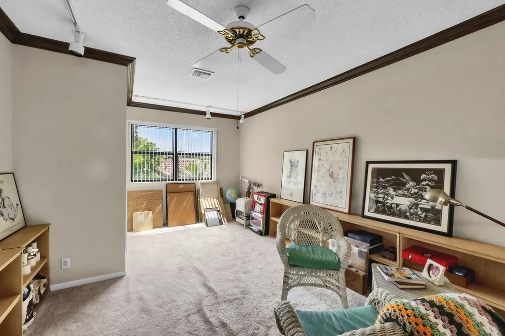 5040 NW 88th Ln, Coral Springs, FL 33067