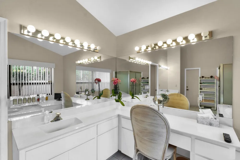 5040 NW 88th Ln, Coral Springs, FL 33067