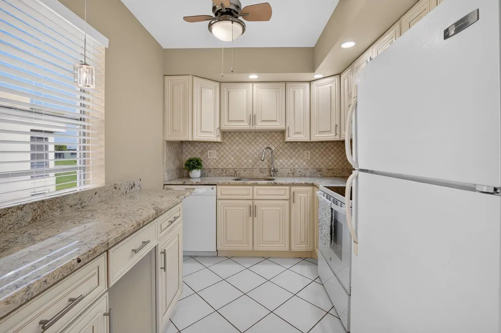 332 Capri G, Delray Beach, FL 33484