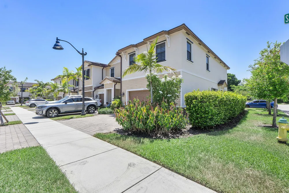4721 Santa Cruz Way, Davie, FL 33314