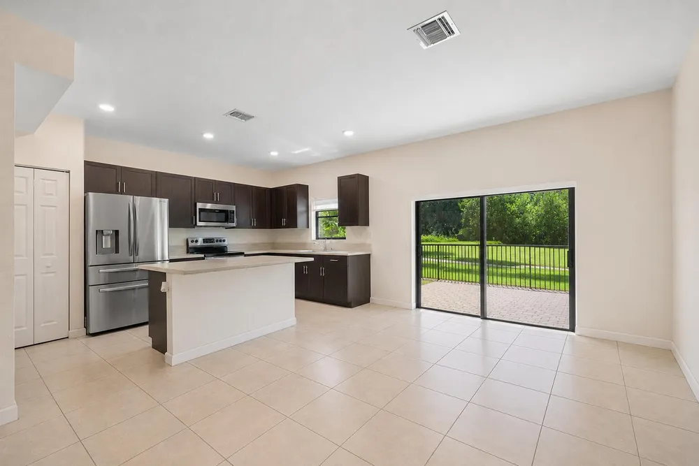 4721 Santa Cruz Way, Davie, FL 33314