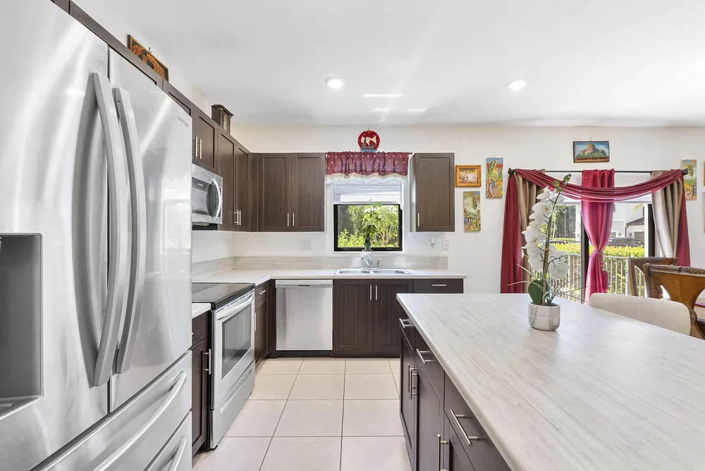 4721 Santa Cruz Way, Davie, FL 33314