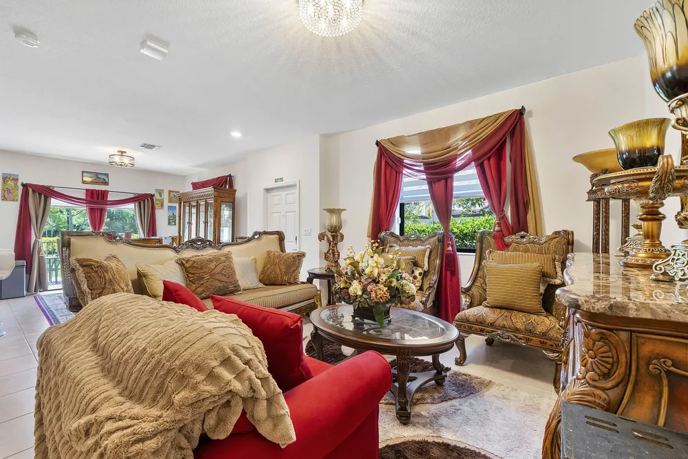 4721 Santa Cruz Way, Davie, FL 33314