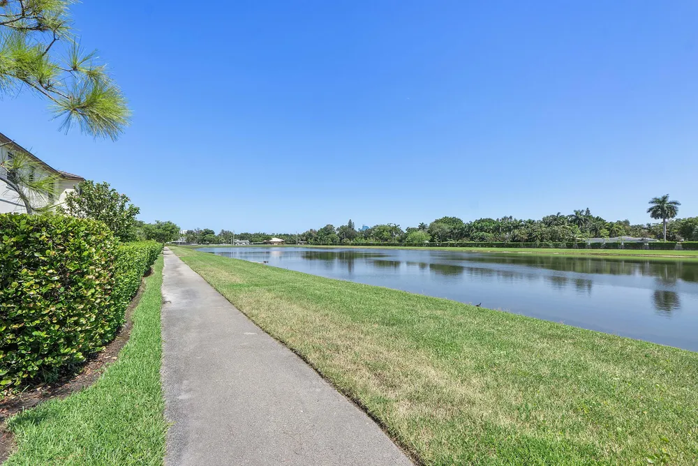 4721 Santa Cruz Way, Davie, FL 33314