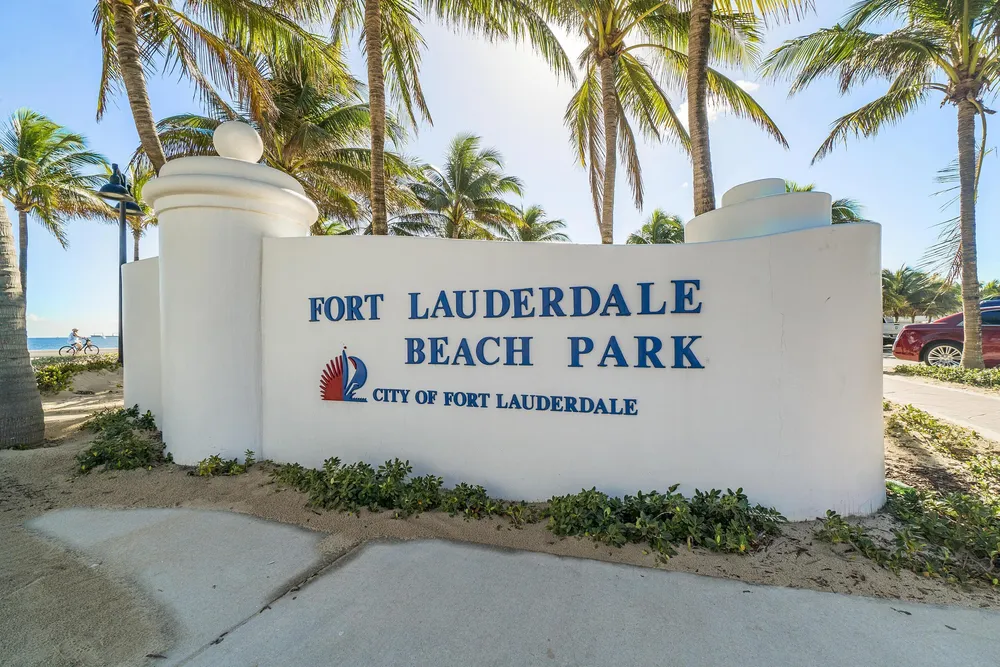 4721 Santa Cruz Way, Davie, FL 33314