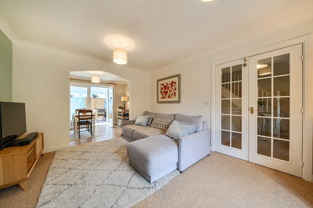 Morris Drive, Billingshurst, RH14 photo 5