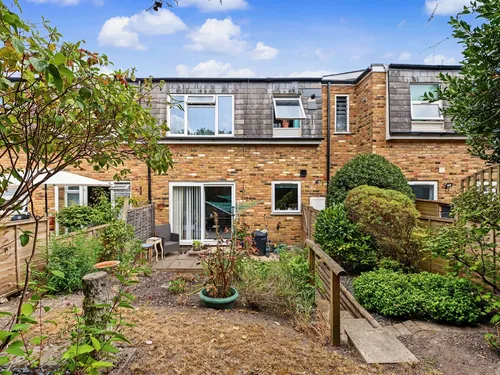 Mansard Close, Tringphoto
