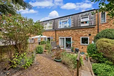 Mansard Close, Tring