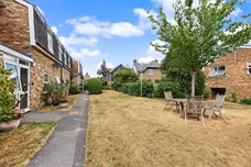 Mansard Close, Tring