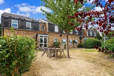 Mansard Close, Tring