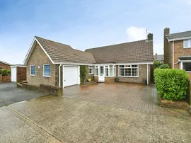 Mount Caburn Crescent, Peacehaven photo