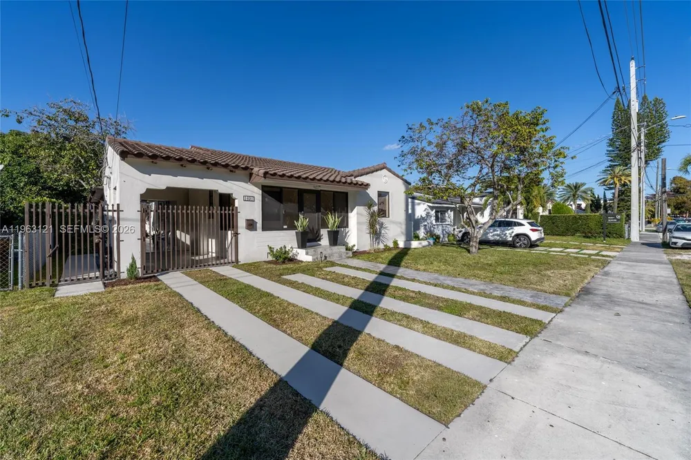 1631 SW 21st St, Miami, FL 33145