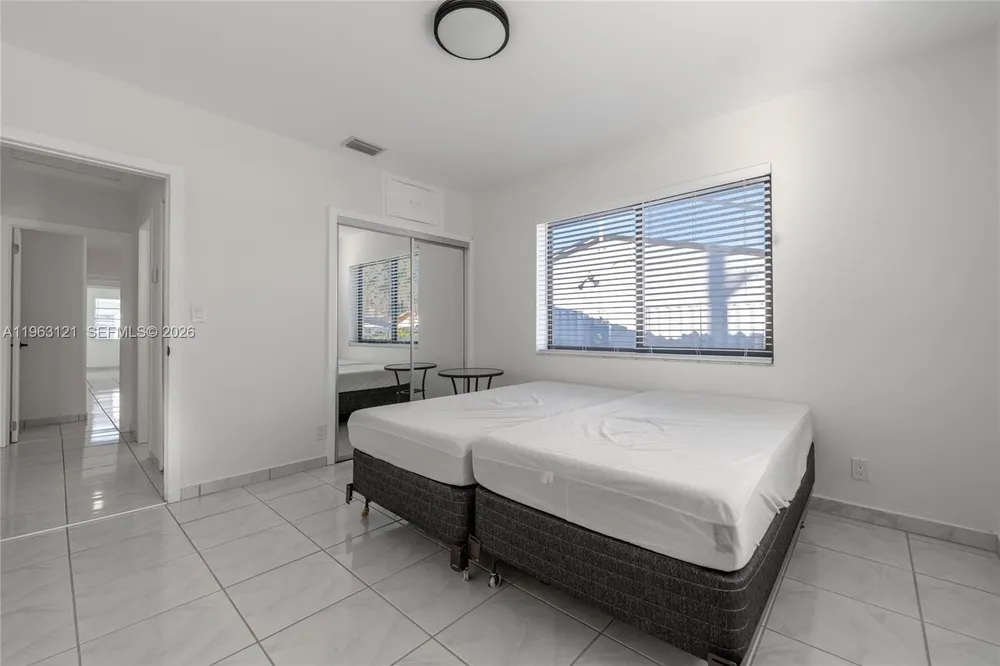 1631 SW 21st St, Miami, FL 33145
