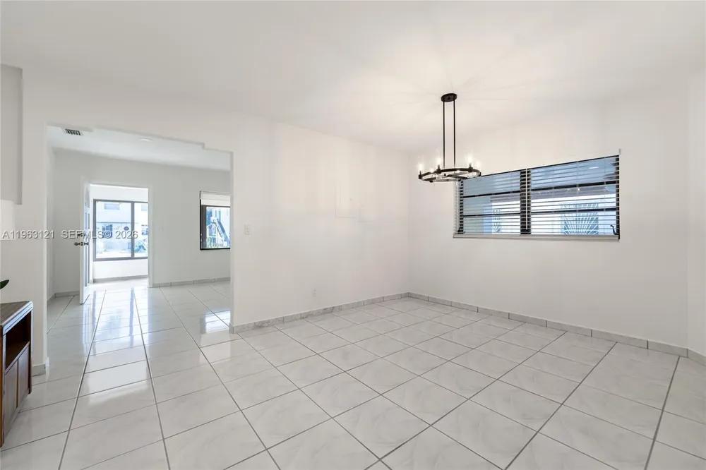1631 SW 21st St, Miami, FL 33145