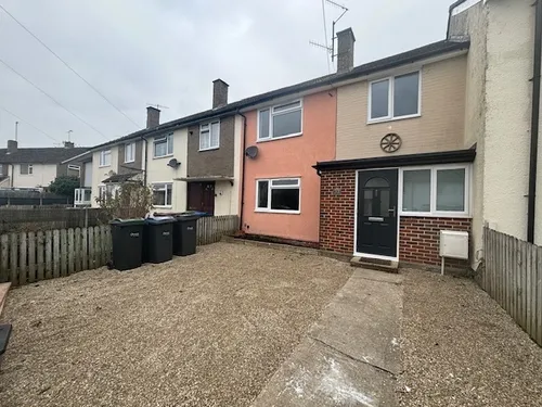 Newcroft Road, CALNEphoto