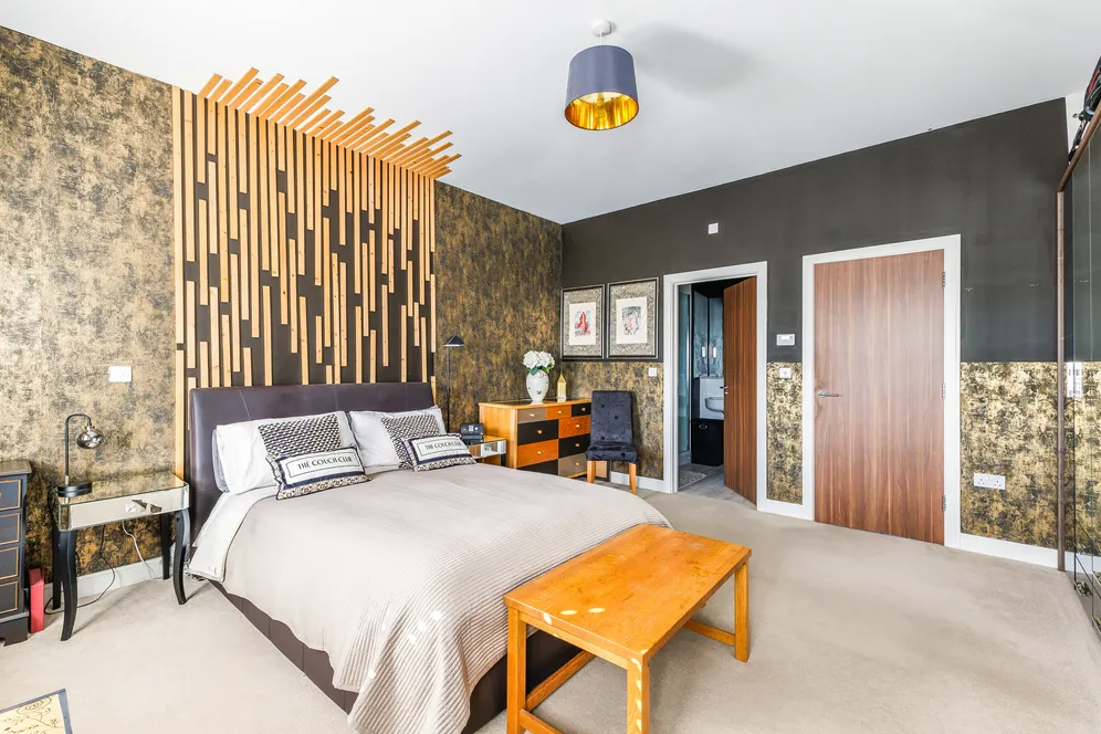 Parsonage Road, Horsham, RH12 photo 5