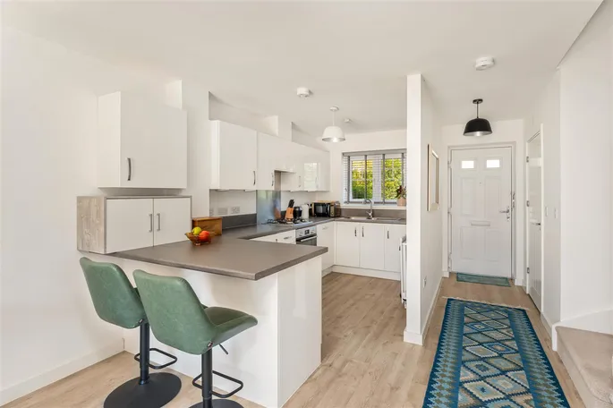 Property carousel image 1