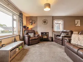 Barrow Drive, Taunton thumb 2