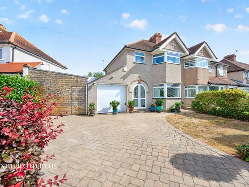 Elm Way, Epsomphoto