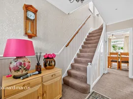 Elm Way, Epsom thumb 3