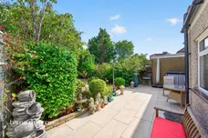 Elm Way, Epsom