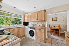 Elm Way, Epsom