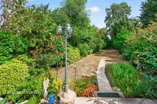 Elm Way, Epsom