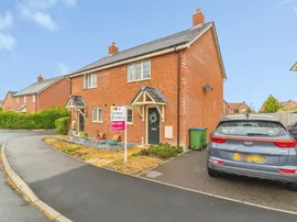 Chapel Drive, Aston Clinton, AYLESBURY photo