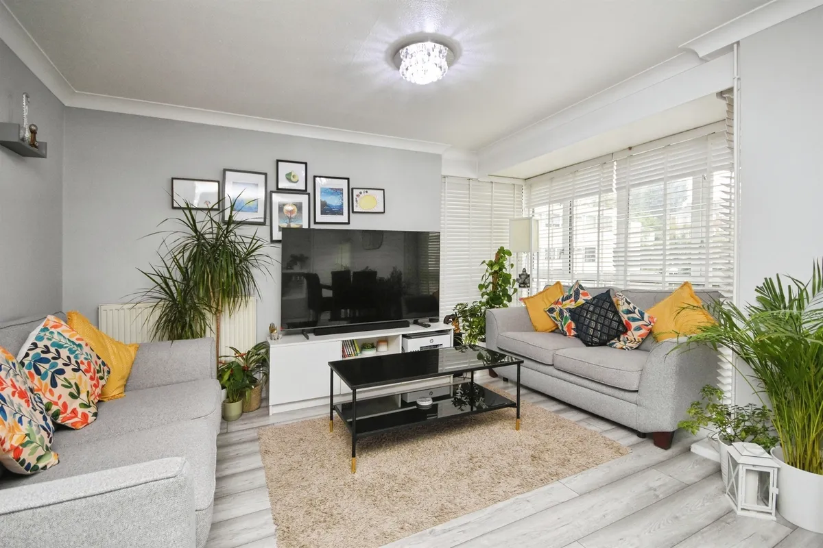 Cameron Close, Warley, Brentwood