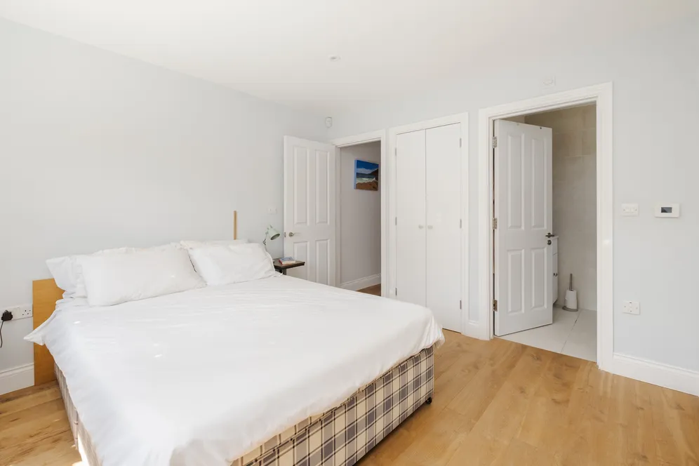Dashwood Road, London, N8 photo 11