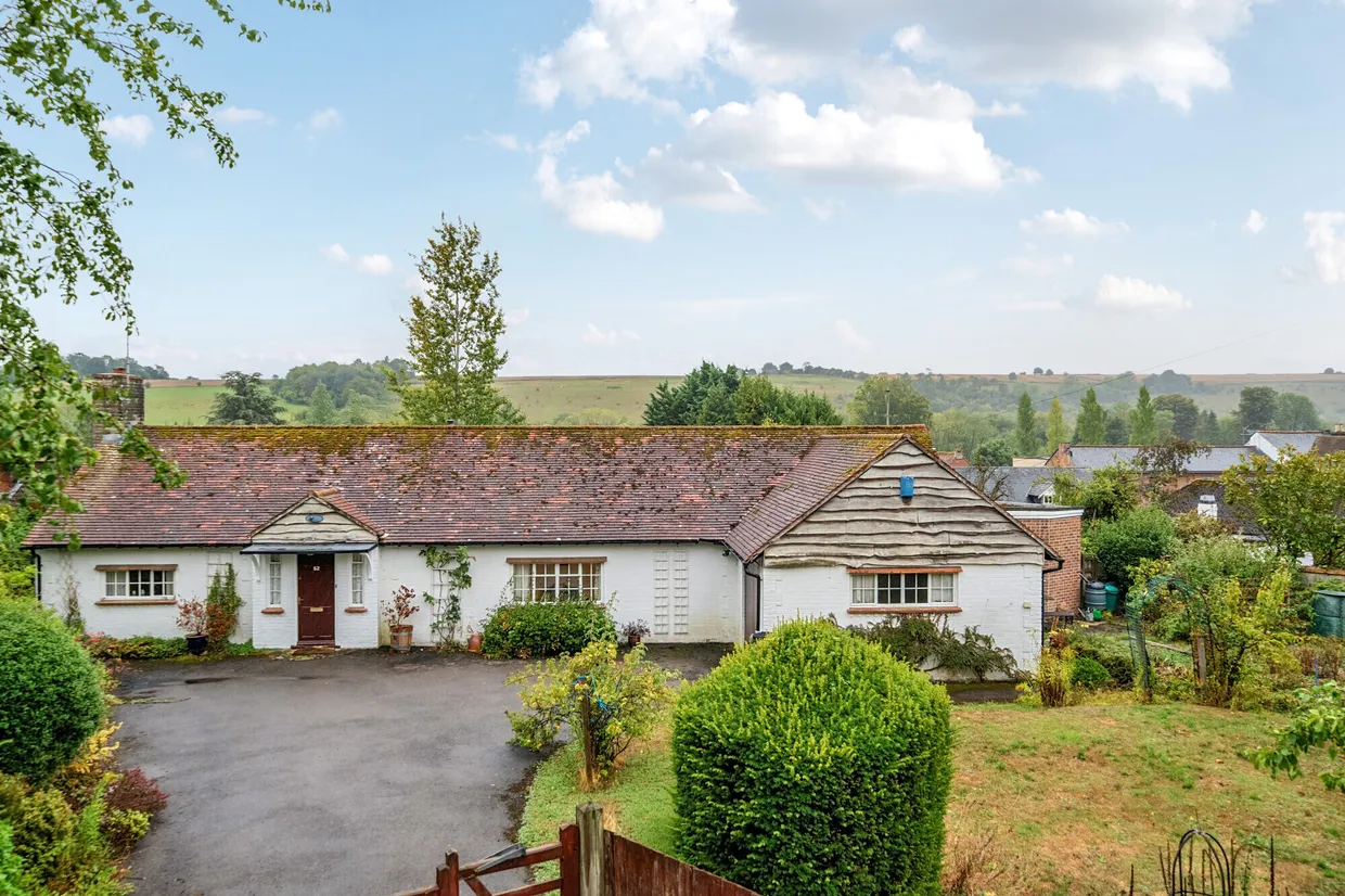 Oxford Street, Ramsbury, SN8 photo 1